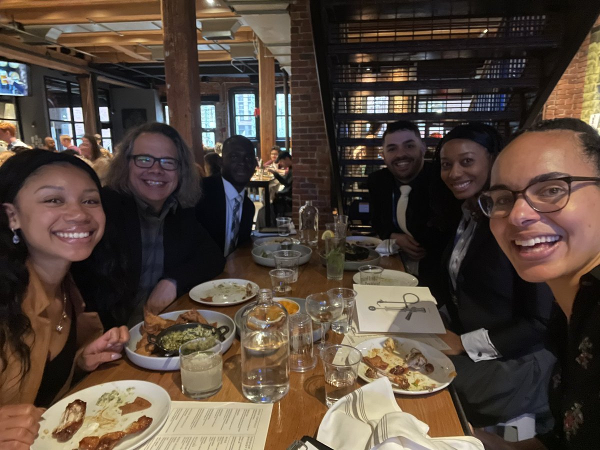 madisoncsevans's tweet image. Feeling so inspired after an amazing time at the @AANSNeuro annual meeting! Grateful to have met incredible mentors, made new friends, and learned so much from powerful workshops. Already looking forward to next year’s experience and growth!