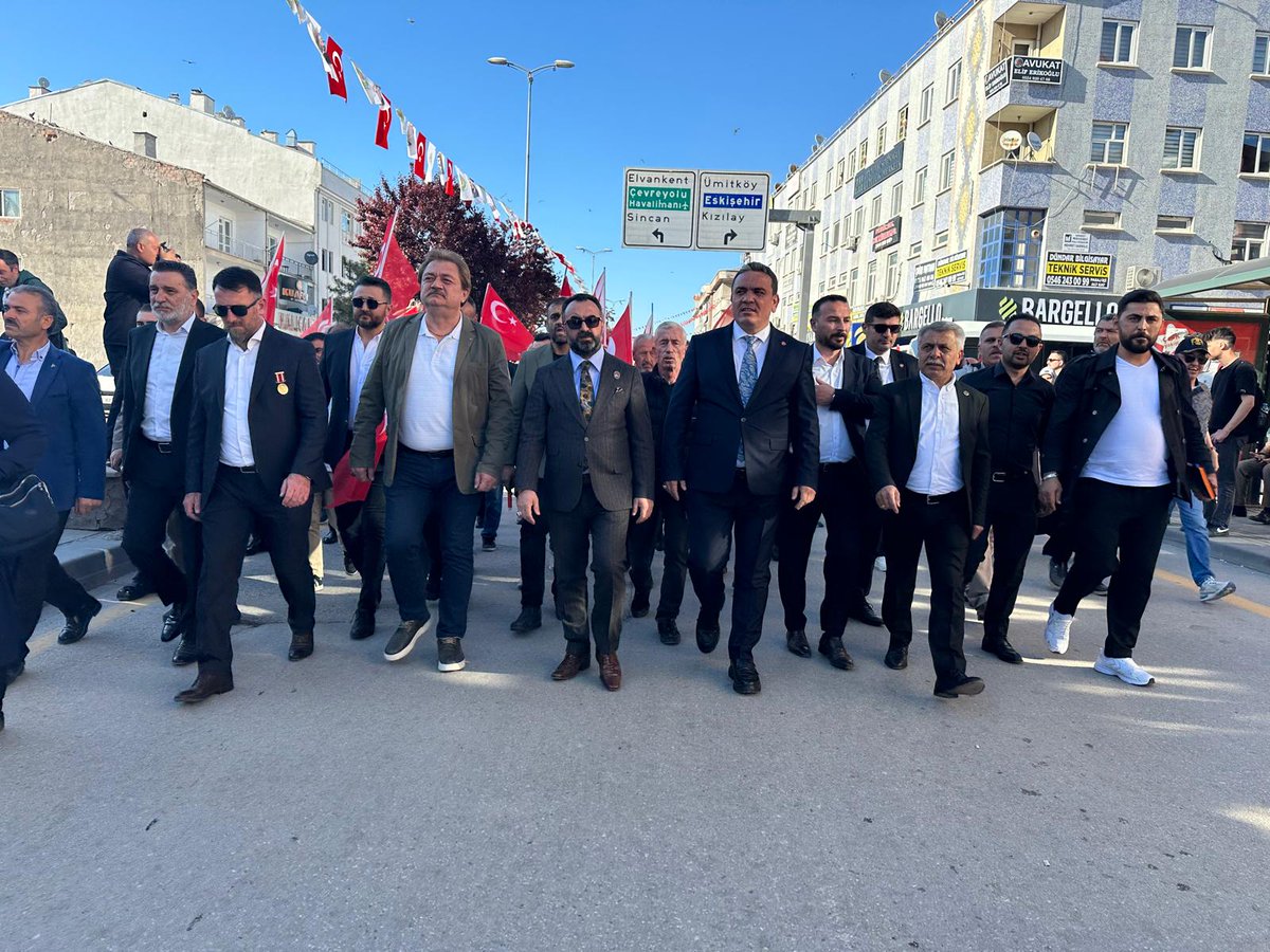 TÜGŞAV (@gazilervakfi) on Twitter photo Etimesgut Belediyesinin 15 Temmuz Şehitler Anıtı'nı taşıma girişimine karşı durmak için, şehit yakını ve gazilerimizle birlikte 15 Temmuz Şehitler Anıtı önünde basın açıklaması yaptık.
Genel Başkanımız Gazi <a href="/lokman_aylar/">Gazi Lokman Aylar</a> yaptığı basın açıklamasında; "Biliyoruz ki, bu anıtın Etimesgut Belediyesinin 15 Temmuz Şehitler Anıtı'nı taşıma girişimine karşı durmak için, şehit yakını ve gazilerimizle birlikte 15 Temmuz Şehitler Anıtı önünde basın açıklaması yaptık.
Genel Başkanımız Gazi <a href="/lokman_aylar/">Gazi Lokman Aylar</a> yaptığı basın açıklamasında; "Biliyoruz ki, bu anıtın