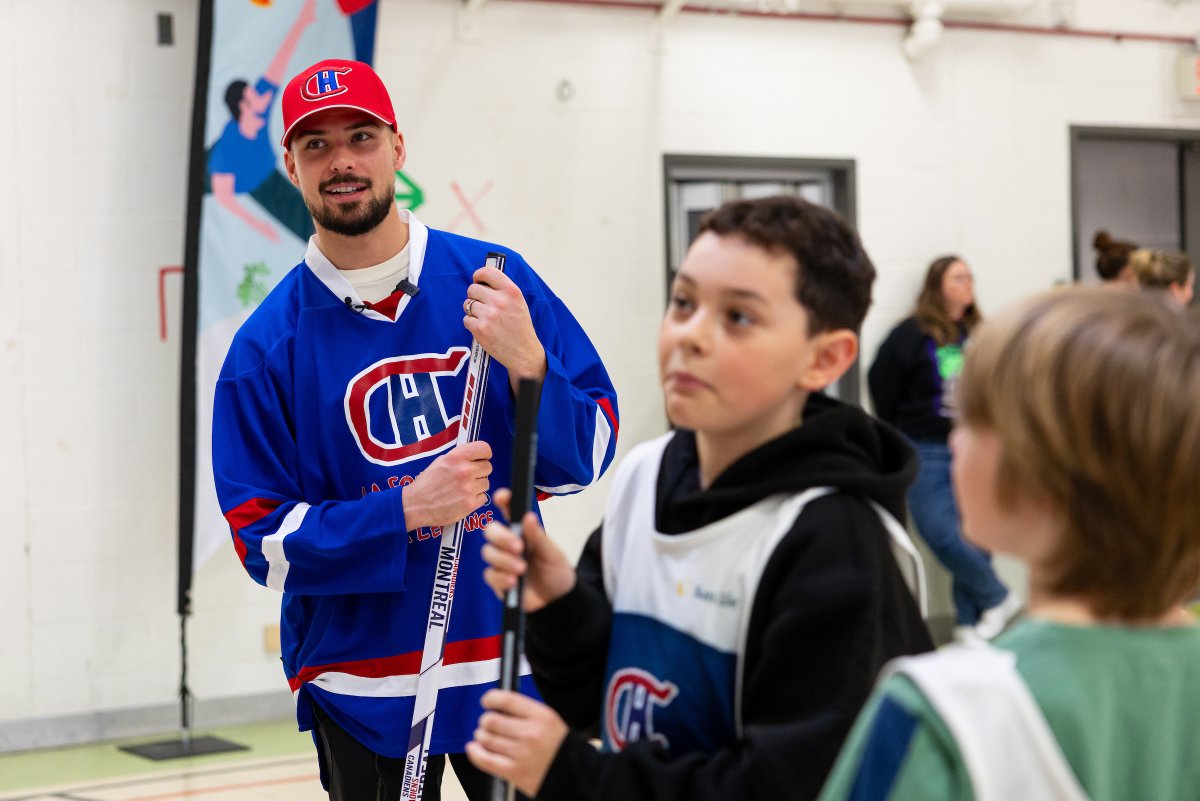 Fondation des Canadiens pour l'enfance (@chcfondation) on Twitter photo Alexandre Carrier, Lane Hutson, and Joshua Roy surprised a Xth-grade class that participated in our ball hockey program presented by <a href="/SunLifeQC/">Sun Life Québec</a>, by coming to cheer them on during their final session. The <a href="/CanadiensMTL/">Canadiens Montréal</a> players shared tips and smiles, much to the kid's delight! Alexandre Carrier, Lane Hutson, and Joshua Roy surprised a Xth-grade class that participated in our ball hockey program presented by <a href="/SunLifeQC/">Sun Life Québec</a>, by coming to cheer them on during their final session. The <a href="/CanadiensMTL/">Canadiens Montréal</a> players shared tips and smiles, much to the kid's delight!