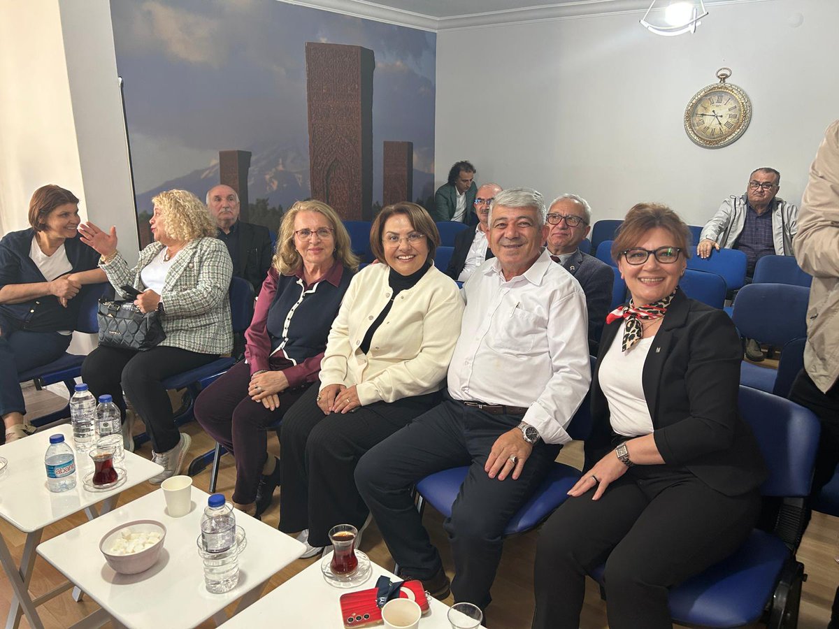 tlybkdgd's tweet image. #AVAZ Buluşmaların da , İYİ Parti Uluslararası İlişkiler Başkanımız  Sn. @Ahmet_Erozan  Küresel Emperyalizmin Kıskacındaki Türkiye ve Türk Dış Politikası programı düzenledik..

Başkanımız&apos;a ve Katılım sağlayan herkese çok teşekkür ederiz.🙏 
@AvazStrateji
@sdeniz13