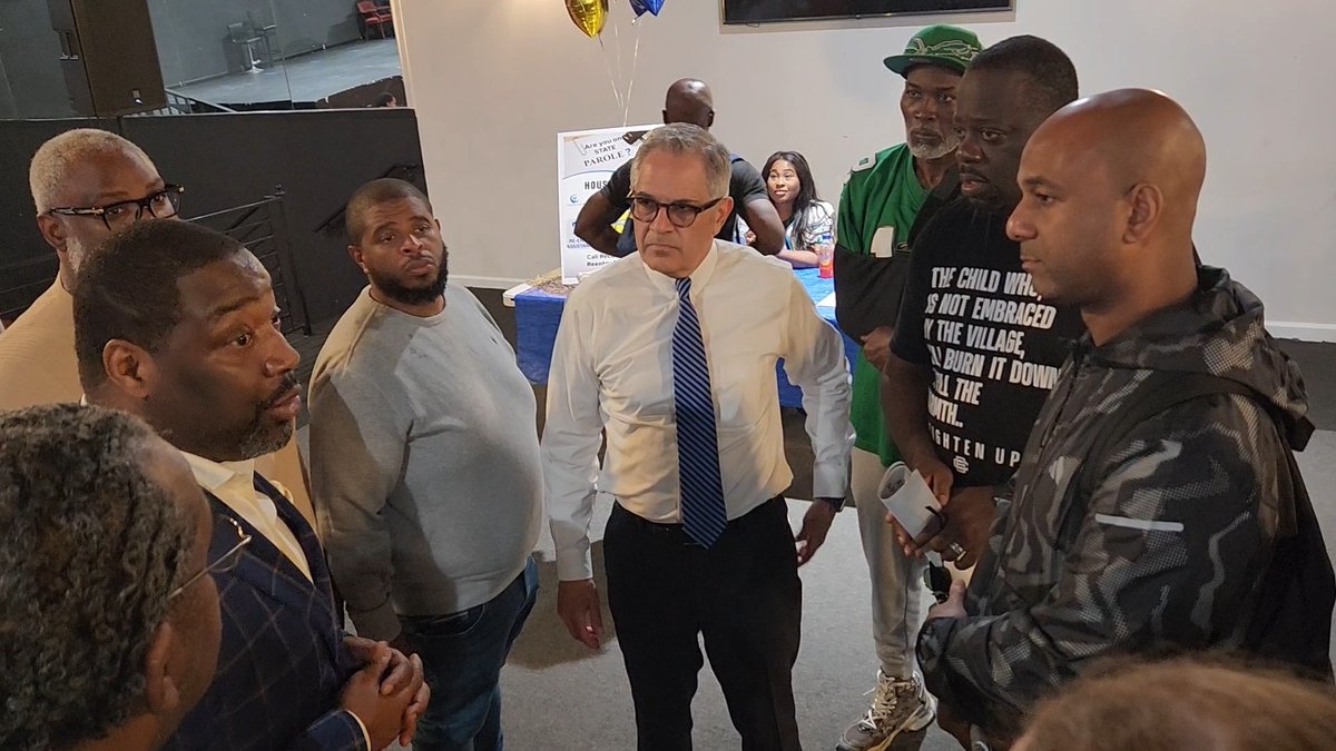 CouncilmemberKJ's tweet photo. An expunged record can give individuals a new lease on life and I’m grateful to provide the opportunity to support. Big shoutout to my bro @Wallo267  for coming to the event as well as @DA_LarryKrasner  and @antonmoore1 for their support at my event.  2/2 https://t.co/5uO641Z7nw