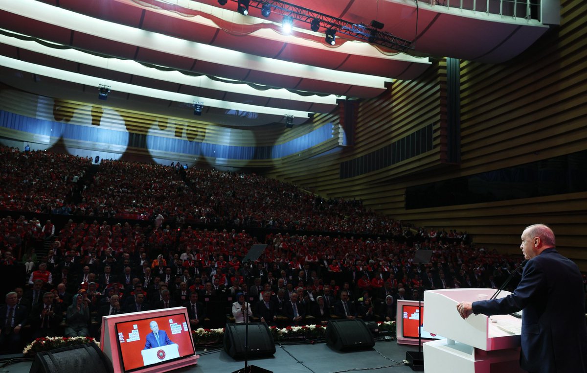 İyiliğin, gönüllülüğün, dayanışmanın ve umudun simgesi olan asırlık çınar Türk Kızılay…🌙🇹🇷

Cumhurbaşkanımız Sayın <a href="/RTErdogan/">Recep Tayyip Erdoğan</a>’ın teşrifleriyle gerçekleştirilen Türk Kızılay’ın 105. Genel Kurulu’na katıldık.

Kızılay Başkanımız <a href="/FatmaMericYlmaz/">Prof. Dr. Fatma Meriç Yılmaz</a> ve yönetim kurulunu tebrik ediyor,