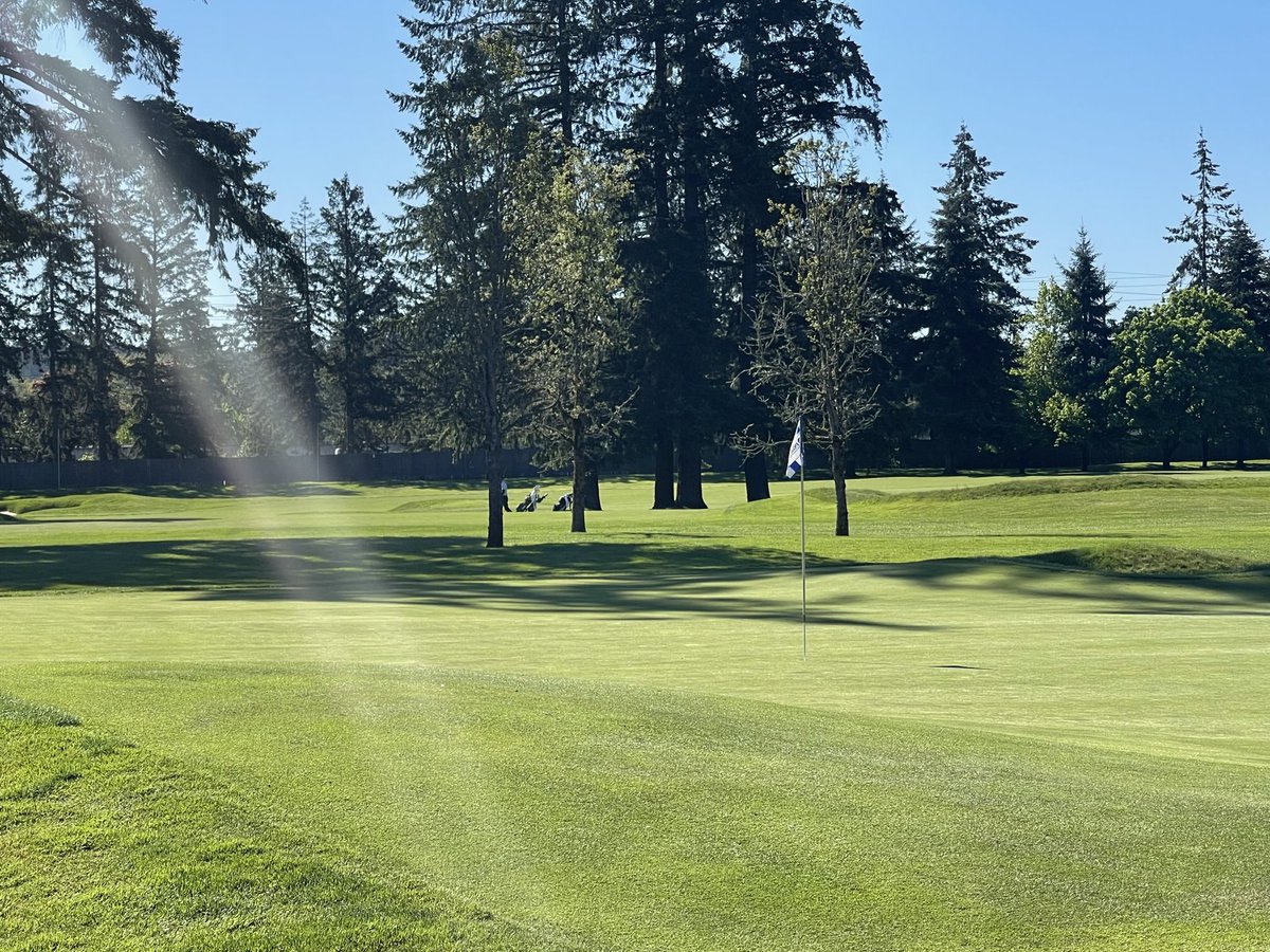 An absolute awesome setup for the opening round of the WA Open. The crew really got after it even with the chilly weather. The course is in great shape for the first week of May. Bunker has great taste in cars.