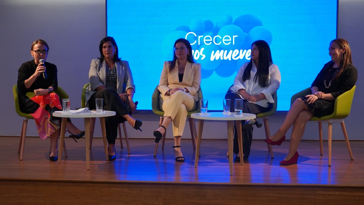 .<a href="/MovistarEC/">Movistar Ecuador</a>  conmemoró el Día Internacional de las Niñas en las TIC para promover la reducción de la brecha digital de género y visibilizar el papel de las mujeres en el desarrollo digital

👇Más
telefonica.com.ec/movistar-conme…

#CrecerNosMueve