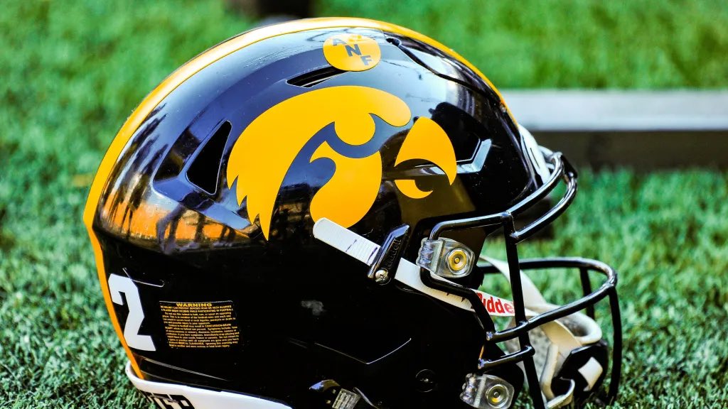 Thank you <a href="/LeVarWoods/">LeVar Woods</a> for coming to talk with me! <a href="/HawkeyeFootball/">Hawkeye Football</a>