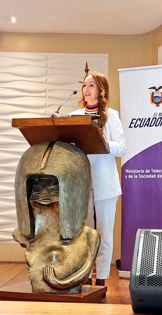 Durante su intervención la subsecretaria de Gestión Gubernamental de la <a href="/Presidencia_Ec/">Presidencia Ecuador 🇪🇨</a>, <a href="/NikiCosta/">Domenica Costa</a>, destacó que esta política es el resultado de un proceso riguroso y participativo, que contó con el valioso aporte de múltiples actores sociales. 
#EstadoAbiertoEc