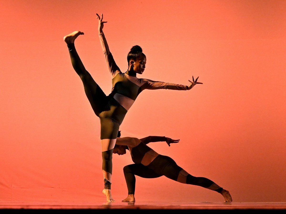 Dancers Kristina Graham and Joelle Flimn in Marlon D. Simms' 'Creed' (2024).
(📸 Stuart Reeves)