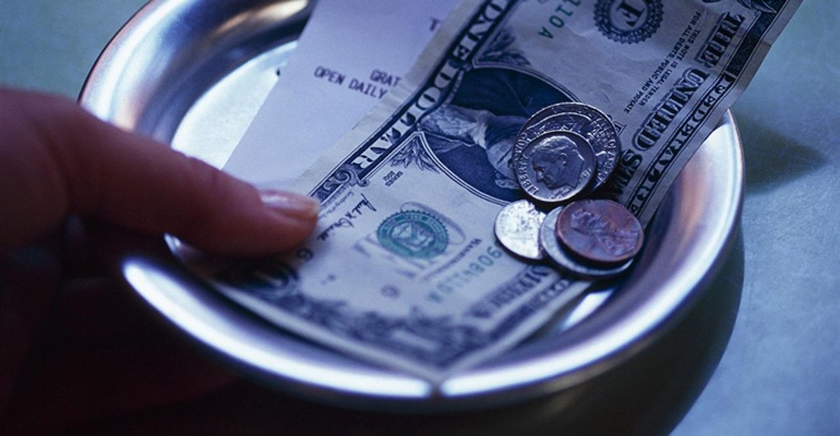 Washington, D.C. looks to bring back the tipped minimum wage. D.C. Mayor Muriel Bowser is looking to bring back the tip credit after it was banned less than three years ago ow.ly/7Lz81067YpA