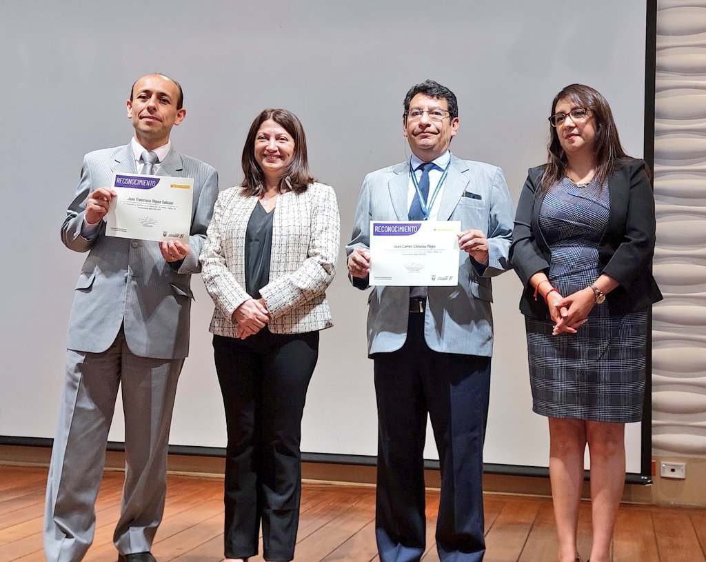 Al final de la jornada se hizo un reconocimiento a los representantes de los diversos sectores sociales que contribuyeron con los lineamientos de la 𝐏𝐨𝐥𝛊́𝐭𝐢𝐜𝐚 𝐏𝐮́𝐛𝐥𝐢𝐜𝐚 𝐝𝐞 𝐓𝐫𝐚𝐧𝐬𝐟𝐨𝐫𝐦𝐚𝐜𝐢𝐨́𝐧 𝐃𝐢𝐠𝐢𝐭𝐚𝐥 𝟐𝟎𝟐𝟓 - 𝟐𝟎𝟑𝟎.
#EstadoAbiertoEc