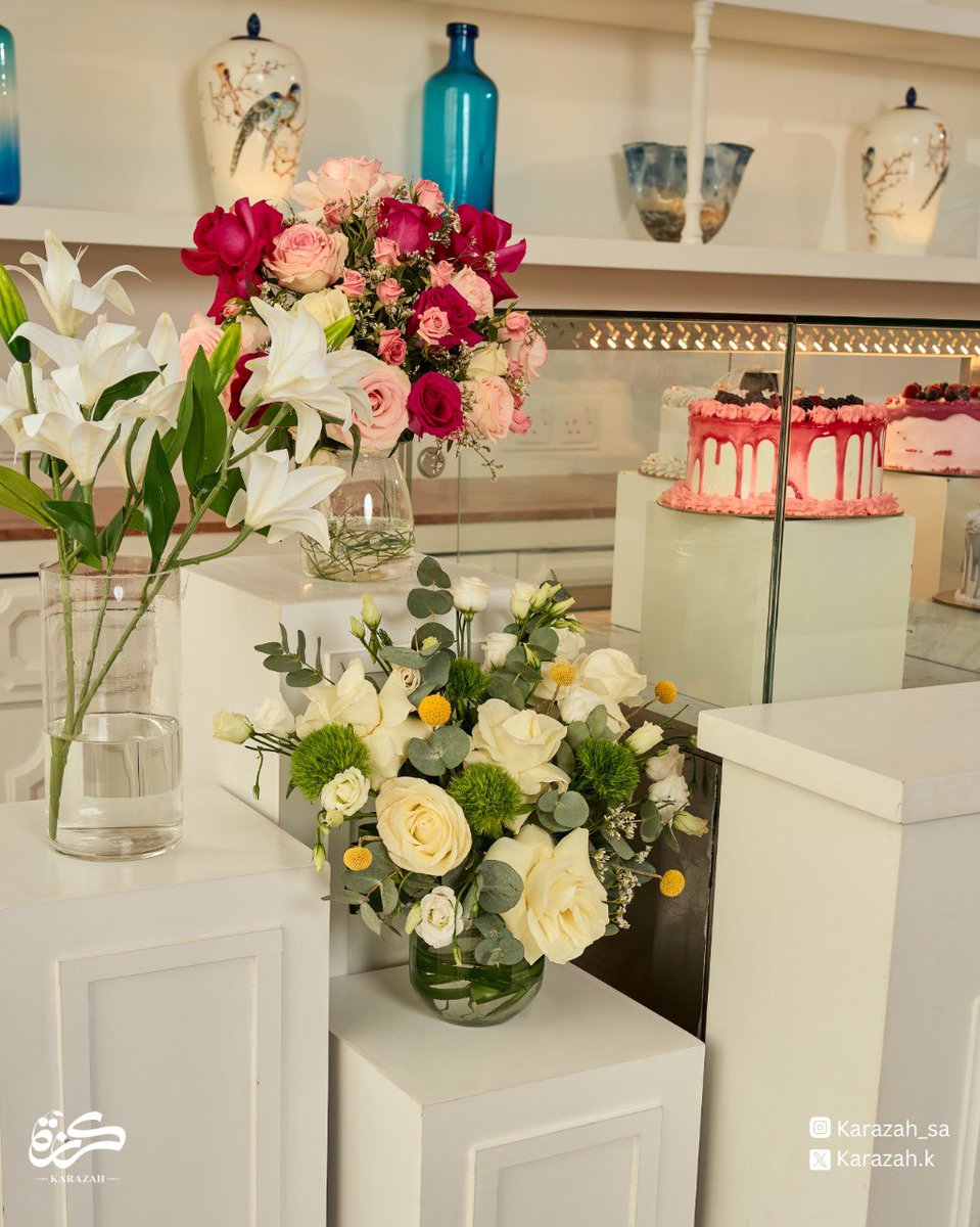 لأن التفاصيل تصنع الفرق… باقات ورد راقية تضيف لمسة جمال مع كيكة التخرج. 🎓 

#مطعم #الرياض #حفلات_تخرج #الرياض_الان #تخرج2025