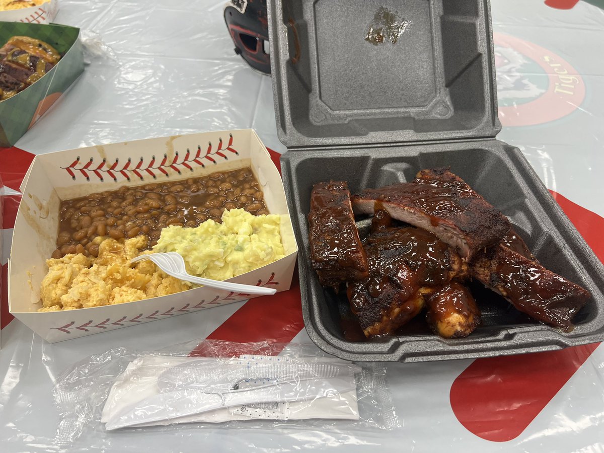 Principal Williams (@tav_williams) on Twitter photo Teacher Appreciation week Day 1 in the Tigers Den! Thank you J-<a href="/blanche_ely/">Blanche Ely HS</a> alum from Fat Boyz BBQ! Tiger Pride 🐅 Teacher Appreciation week Day 1 in the Tigers Den! Thank you J-<a href="/blanche_ely/">Blanche Ely HS</a> alum from Fat Boyz BBQ! Tiger Pride 🐅