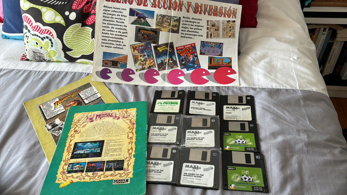 Varios de mis grandes recuerdos de chavalin!!! Como disfrutaba el bajar al kiosko a buscar estos juegos de PC. #retrogames #monkeyisland #aventuragrafica #Nostalgie