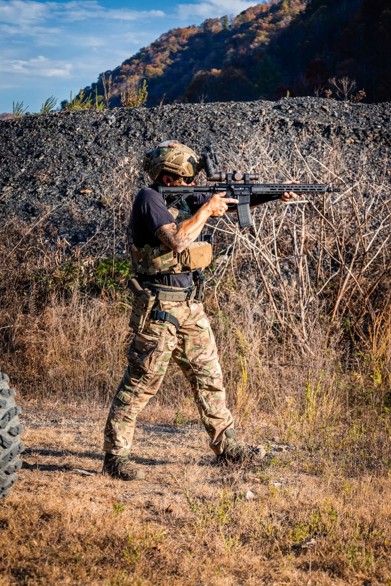 High ready for sunset drills
#barrettfirearms #REC7DI #rangeshooting