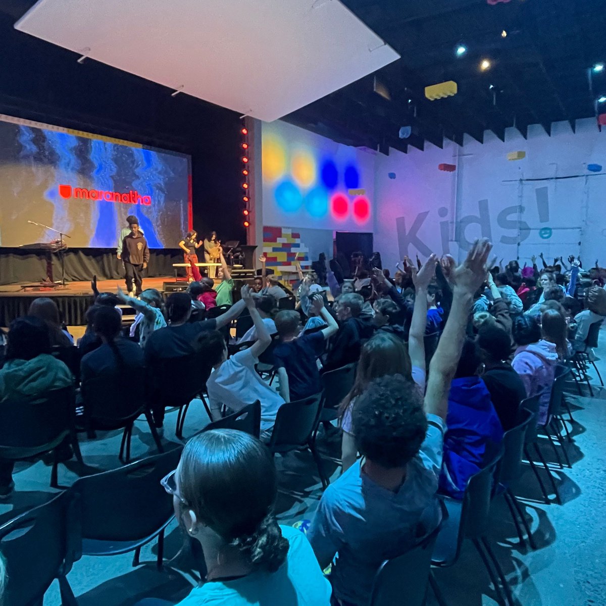 MCAmustangs's tweet image. Today kicked off Spring Splash dress up days with Cozy/PJ Day and during Lower School chapel, our incredible Upper School Student Council hosted the much-loved annual Candy Chapel.

#mcamustangs #mcaleaders #mcacommunity #mcalowerschool #mcaupperschool