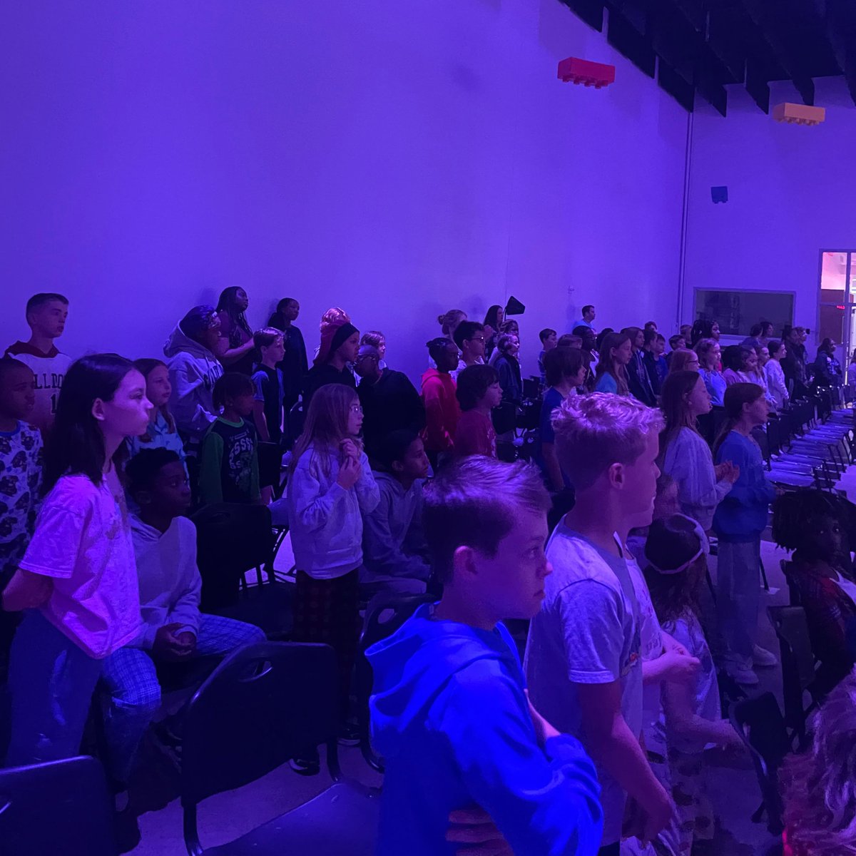 MCAmustangs's tweet image. Today kicked off Spring Splash dress up days with Cozy/PJ Day and during Lower School chapel, our incredible Upper School Student Council hosted the much-loved annual Candy Chapel.

#mcamustangs #mcaleaders #mcacommunity #mcalowerschool #mcaupperschool