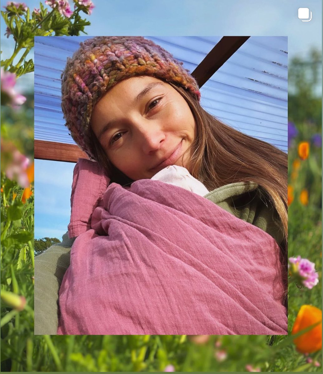 Congratulations Unjected Couple @alexandrasadventures @cory_de_la_rosa on the birth of their Unjected baby girl 💕❤️ 
Our hearts soar for you and we are so honored to have helped another soul find its way Earthside with Unjected 🌎
✨
Show them some love fam! ⬇️
And go begin your