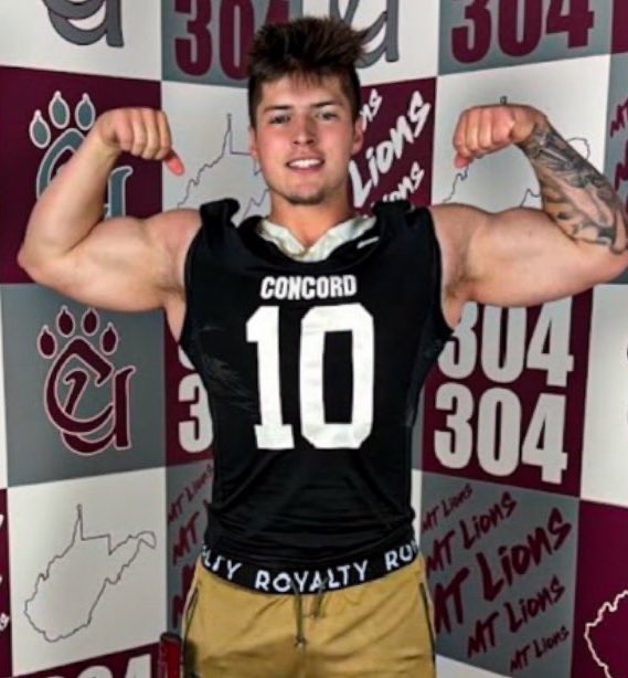 _alexboyce_'s tweet image. Blessed to receive an offer from Concord University.
Thank you @CoachDCJohnson @CUCoachEdwards @coachJZimmerman @ConcordFootball for the opportunity !!
@210ths @CaryMoyer @PAELITE7v7 @wpialsportsnews @GordonCohagan @damehova9 @BallHawkMedia1