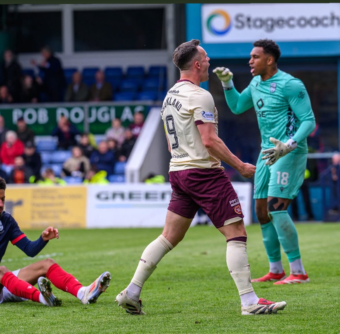 Andrew Gray (@_andrew_gray) on Twitter photo Crichley ruined shanks this season.
McInnes and Shankland. Get the contracts ready
🖊️ 📑
<a href="/JamTarts/">Heart of Midlothian FC</a> #Hearts #HMFC Crichley ruined shanks this season.
McInnes and Shankland. Get the contracts ready
🖊️ 📑
<a href="/JamTarts/">Heart of Midlothian FC</a> #Hearts #HMFC