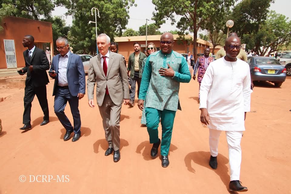 Le CHU de Bogodogo bénéficie d’un projet de 6 milliards F CFA pour renforcer la lutte contre les hépatites. Financé par l’Italie, l’hôpital bénéficiera de bâtiments rénovés, d’équipements modernes et de personnel mieux formé. 

Source: DCRP/MS