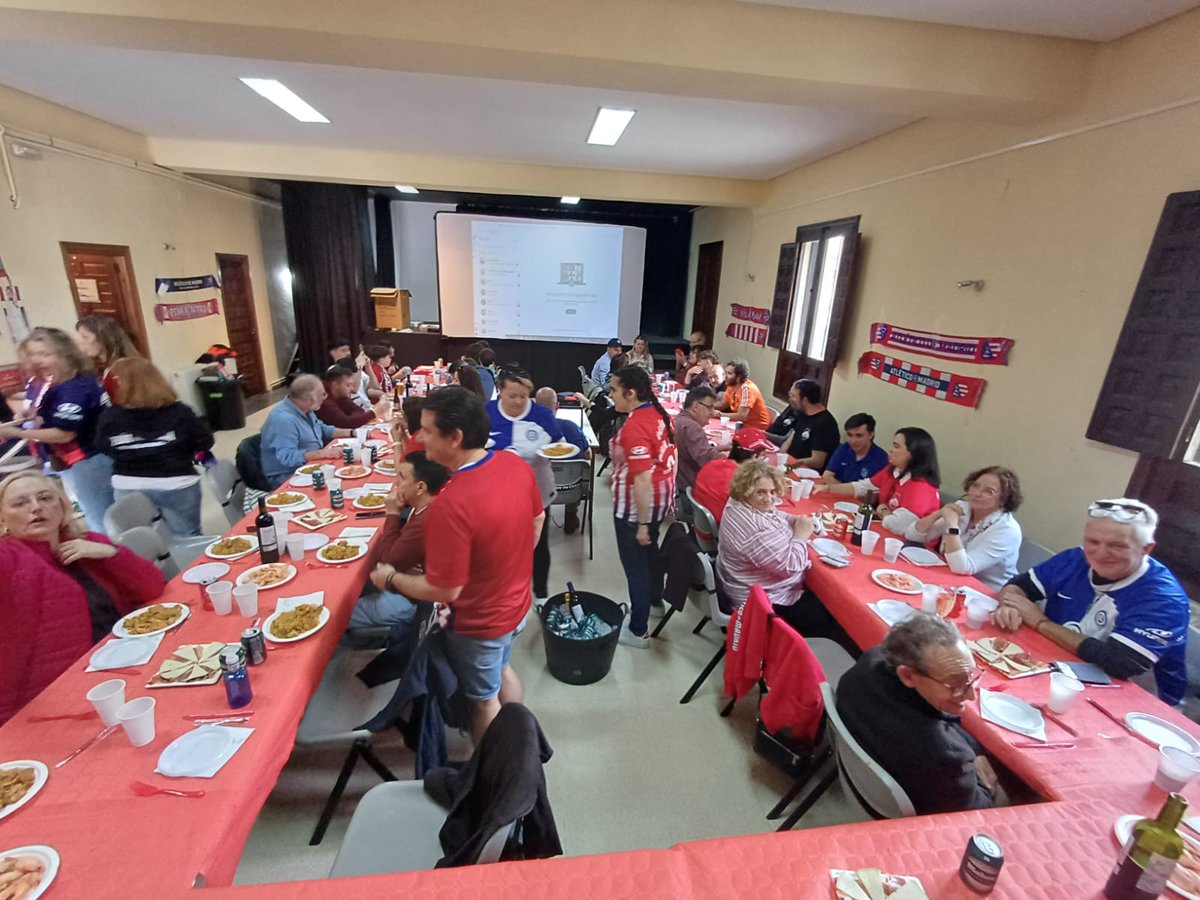 El pasado sábado se celebró la comida por el VIII Aniversario de la Peña Atlética Serranía de Cuenca.
Pudimos disfrutar de un gran día en familia y volvimos a demostrar que el Atleti tiene mucho más que ver con la vida que con el fútbol. 
❤️🤍❤️