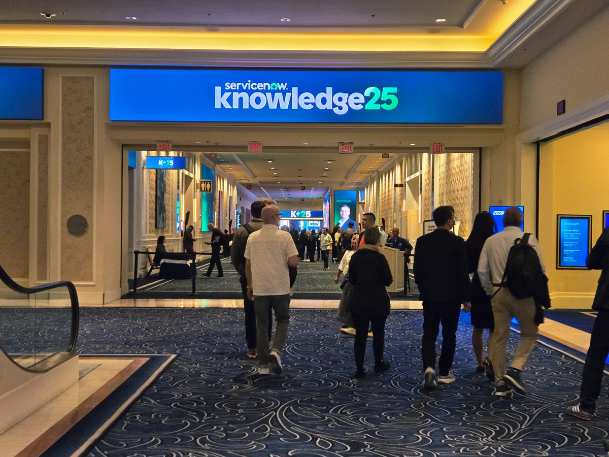 PariseauTT's tweet image. It&apos;s been at least ten years since I&apos;ve been to the Venetian, but I used to come here so often for conferences I feel like I could still navigate with my eyes closed. #servicenow #knowledge25