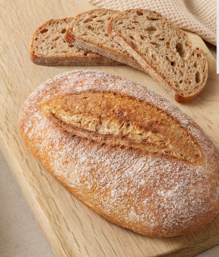 TheFarmingForum's tweet image. Fake Food Labelling confuses consumers and it has to stop. 
Tesco's sourdough breads may not be true sourdough, but rather "sourfaux," meaning they contain additives or yeast instead of relying solely on a sourdough starter. These "sourfaux" breads, like the Tesco Finest White