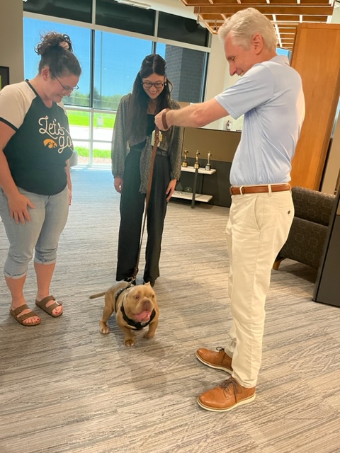 Happy Cinco de Mayo! To celebrate, SAers in the Des Moines office feasted on a delicious taco lunch and met Dave Miglin’s new dog, Wally. The ARL star came in with a big smile and lots of tail wagging! Learn more about Wally and his adoption story into the Miglin family here: