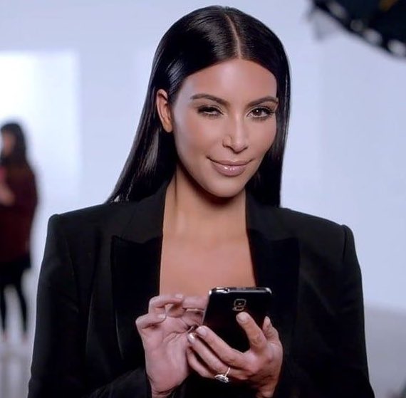 Alex (@imalexrichards) on Twitter photo Not me thinking this was a Kim Kardashian meme #MetGala2025 Not me thinking this was a Kim Kardashian meme #MetGala2025