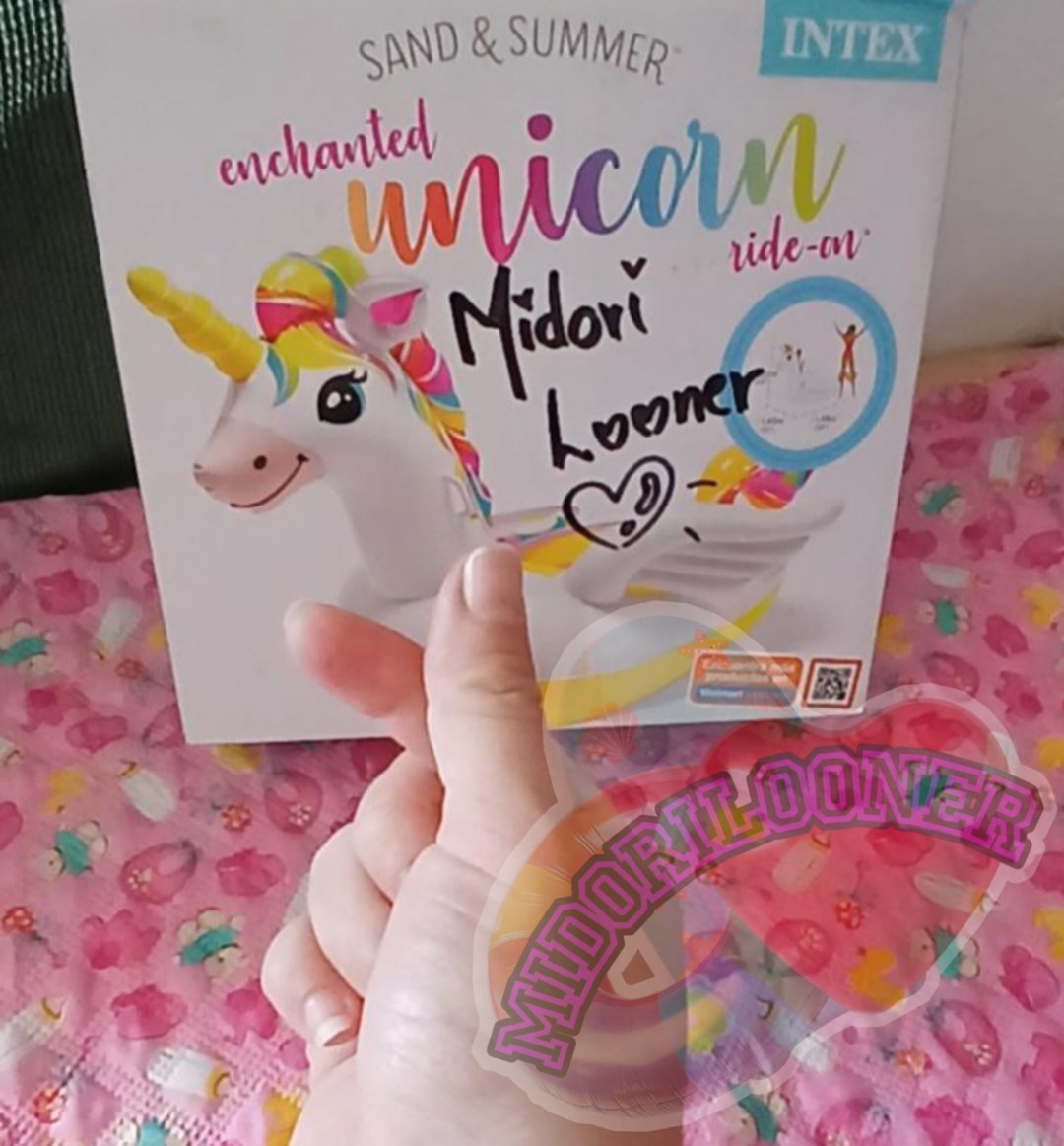 MidoriLooner's tweet photo. 🇬🇧 Does anyone want to see me inflating or mounting or deflating, or even popping, my Intex unicorn? Send me a private message to discuss pricing ♡ https://t.co/u8we5u6HL7