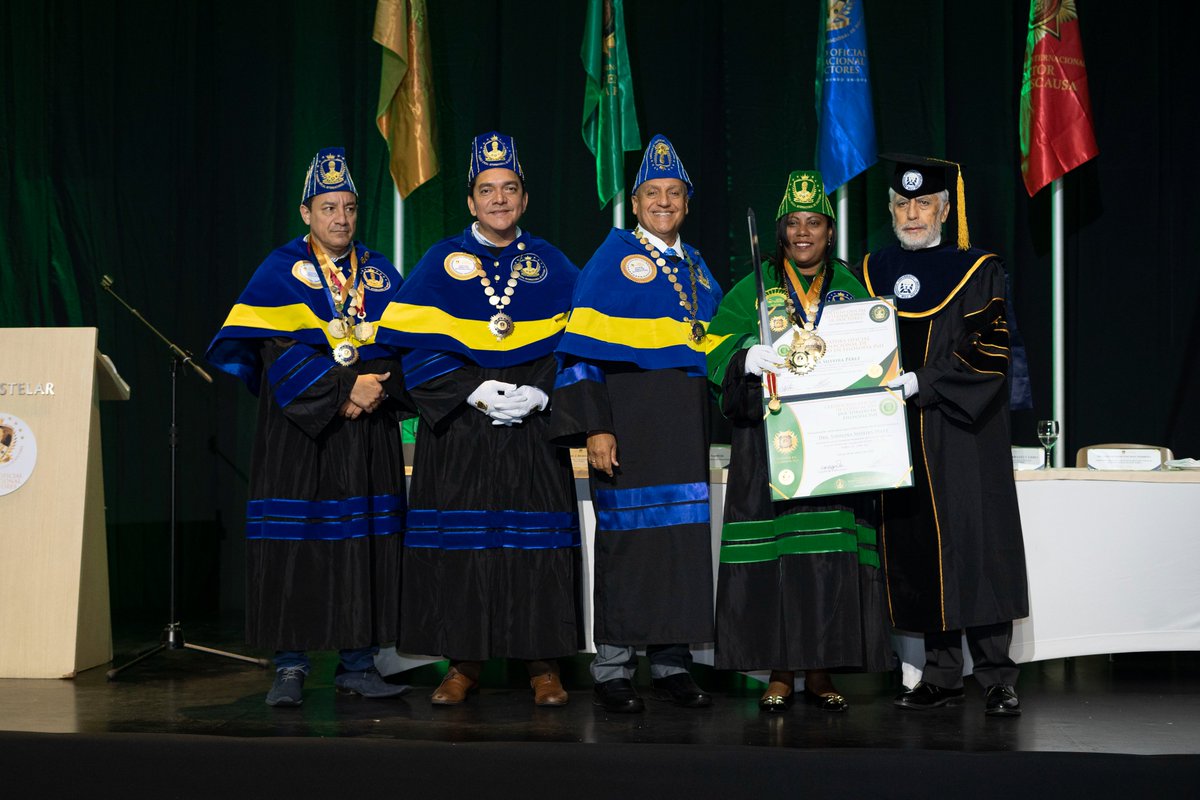 Doctores que recibieron la Colegiatura Oficial Internacional de Doctor en Filosofía PhD (Parte 4) en la XII Ceremonia Internacional de Colegiación:

Dra. Luz Luciano Marmolejos
Dra. Luzmila Maurtua Gurmendi
Dra. Mónica Beatriz Marzetti
Dra. Yahilina Silveira Pérez