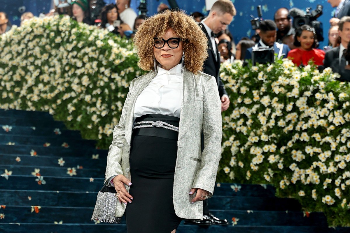 Costume designer Ruth E. Carter attends the 2025 #MetGala bit.ly/4lXTlER