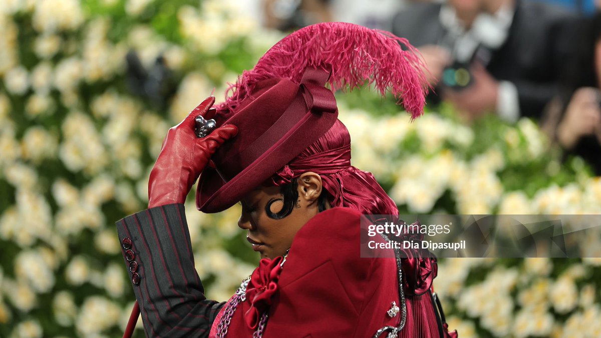 _martremblay's tweet photo. Obsessed with Teyana Taylor’s look #MetGala2025 https://t.co/PvWp2C22rb