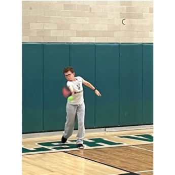 WVMSDragons's tweet image. Serving up fun and fitness! 🏓🏃‍♂️ Our 5th grade PE students are getting into the swing of pickleball—learning teamwork, movement, and the joy of the game! #PEPickleball #WVMS #LMSD
