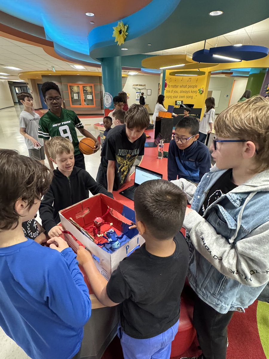 BoulosHala's tweet image. We kicked off Catholic Education Week #CathEdWewk @StIsabelOCSB with a morning of Magnificent Arcade Games. Gr. 6s hosted all classes to showcase their creations using AI tools and ended the day with prayer in colour as a whole school  @ocsbRE #ocsbHope #ocsbCEW #ocsbBeCommunity