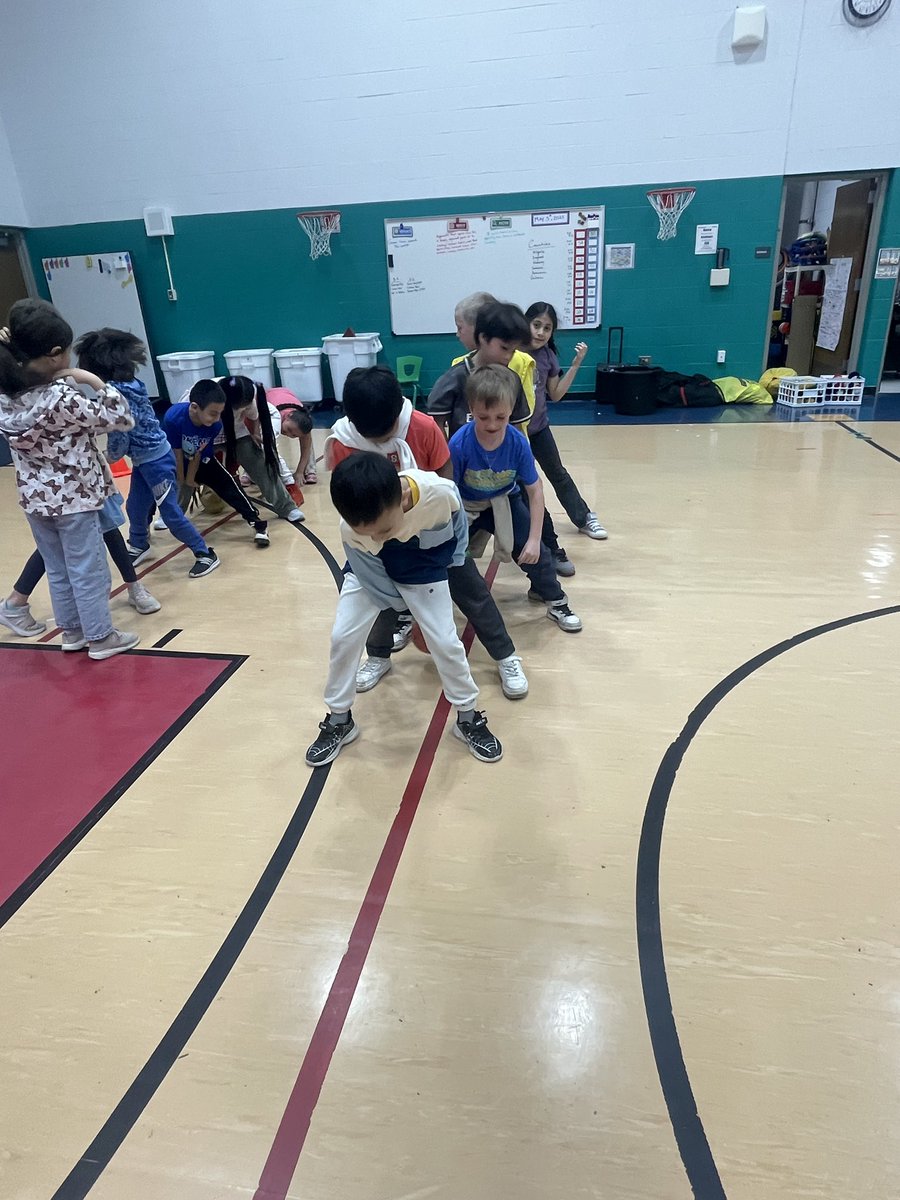 BoPhillips10's tweet photo. K-2 Games around the 🌎
Semut Orang Gajah 🇮🇩
Kitchen Ball 🇧🇼
Pebble Toss 🇬🇳
#Physed #GlobalPE #D59PE @D59SaltCreek @MrsMetcalf_PE https://t.co/iDL6Jih8UQ