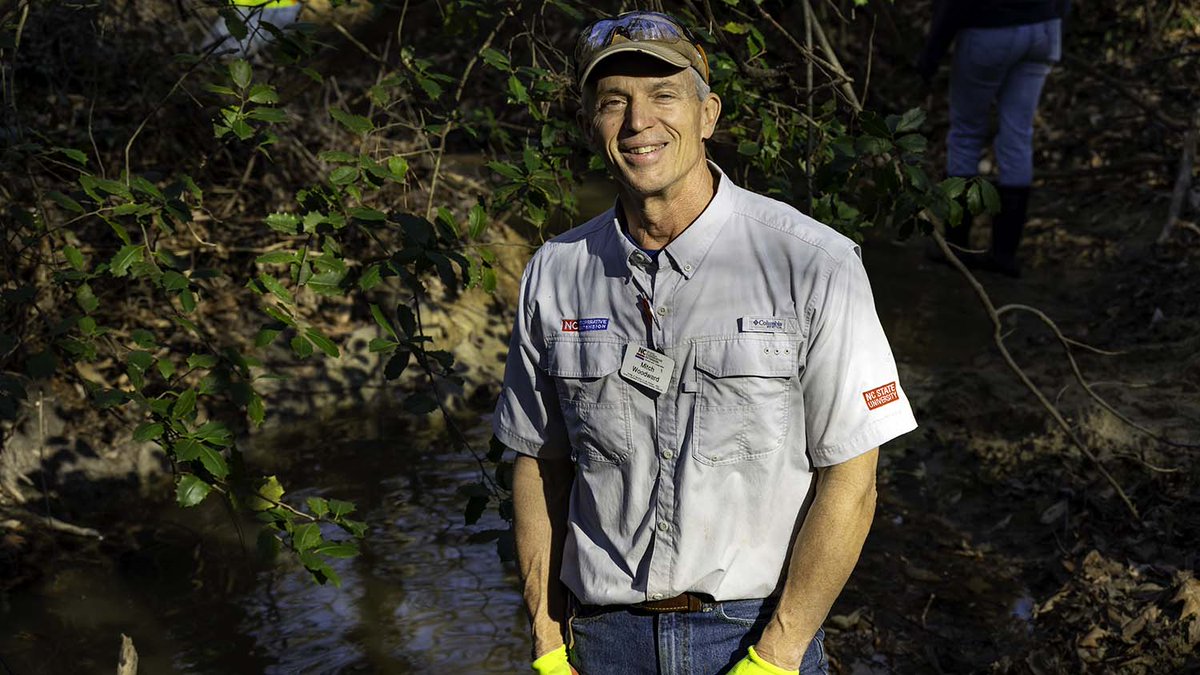 Did you know that NC State Extension has been working hard to improve streams, rivers and ditches across our state? 

Learn more about their important work and how it benefits N.C. citizens, including farmers, in the article below! #NCAgriculture   

➡️ loom.ly/2dyZv1U