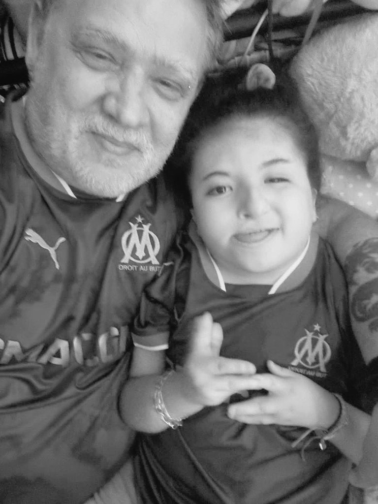 AnthonyAubes's tweet image. On compte sur l’OM pour rendre le plus bel hommage à Kenza, tragiquement décédée, lors du dernier match au Vélodrome 🤍🙏🏼

Partagez en masse svp et identifiez @OM_Officiel 

#TeamOM #OM