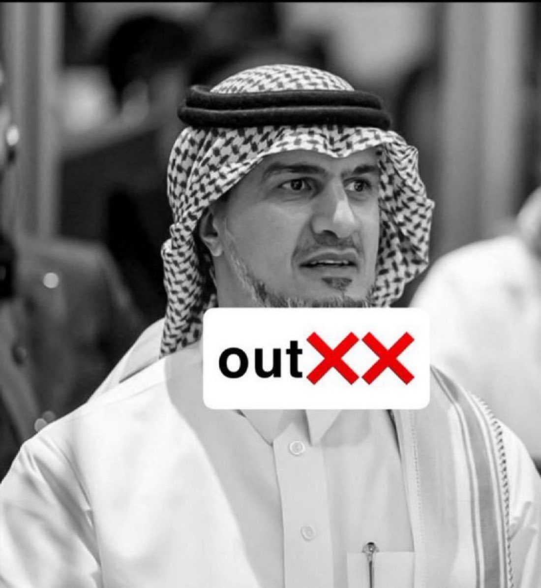 كان دوره قوي في غرفة الملابس يوم كان الفريق كله سعوديين 
اللحين وش بيكون دوره هل يملك لغات ؟!!! 
هل يملك تاريخ كروي عشان يقنع سافيتش وبرونو  يقدمون كل اللي عندهم؟!!!

والله ياهو نشبه