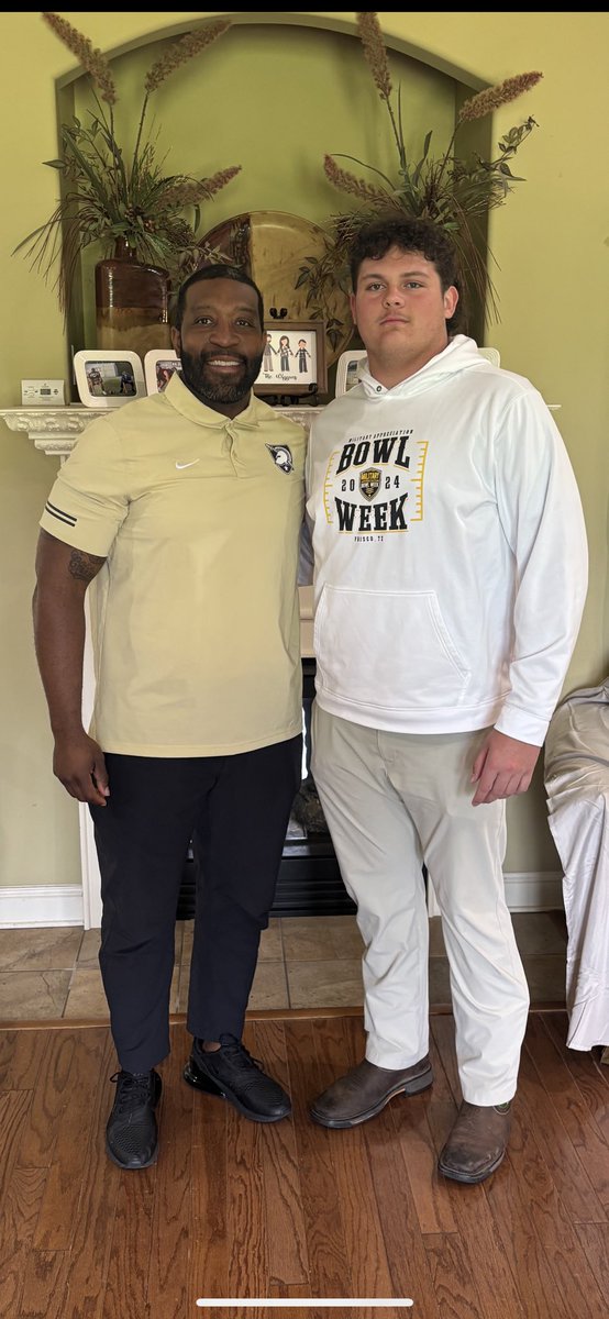 Wes Wiggins 2026 3⭐️ IOL (@wiggins_wes) on Twitter photo I had a great time talking to <a href="/CoachASmith_/">Allen Smith</a> about all the opportunities <a href="/ArmyWP_Football/">Army Football</a> can give me !!! Thanks for stopping by the house this weekend! I had a great time talking to <a href="/CoachASmith_/">Allen Smith</a> about all the opportunities <a href="/ArmyWP_Football/">Army Football</a> can give me !!! Thanks for stopping by the house this weekend!