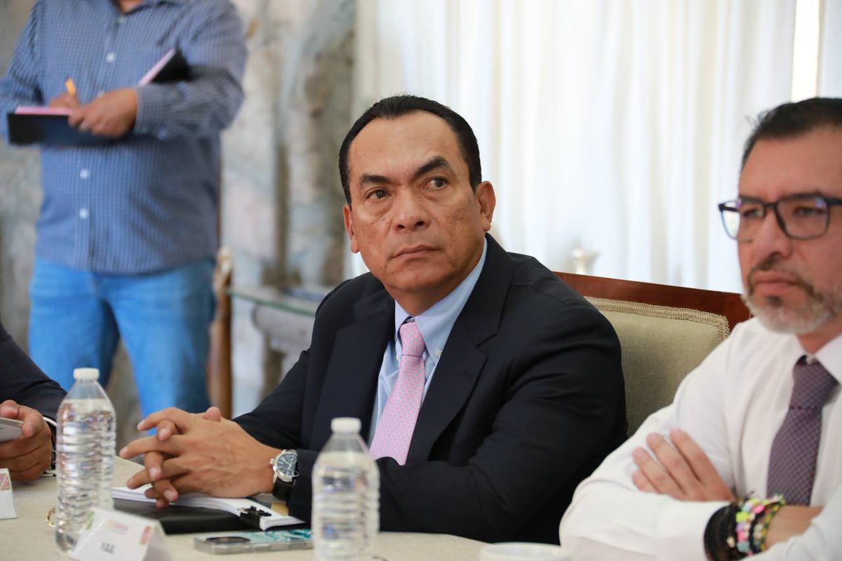 Continuamos sumando esfuerzos para fortalecer las estrategias que nos permitan garantizar la seguridad y el acceso a la justicia a las y los michoacanos, a través de las reuniones con el Grupo de Inteligencia Operativa. #AccionesFGEMich