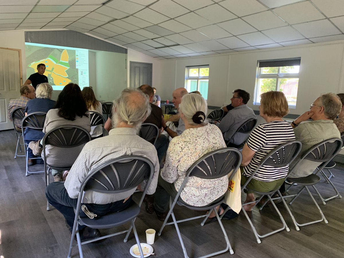 kentdowns6's tweet image. Big thanks to John at biodiversityandhabitatsolutions.co.uk/chalksole-farm for hosting our east kent downs farmers' workshop on BNG with @BiodiverseC and @DoverDC Working with BNG to extend and link our east kent downs farmers long term habitat creation work.👍