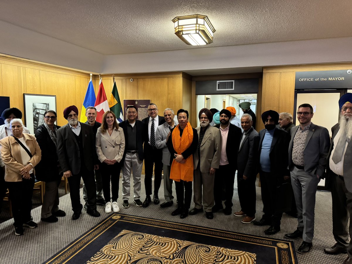 This April we proclaimed Sikh Heritage Month in Vancouver, recognizing the profound contributions of Sikh Canadians to our city and country 🇨🇦🙏🏽

On Wednesday, Council will vote to make this an annual observance. Diversity is our strength. #SikhHeritageMonth #vanpoli