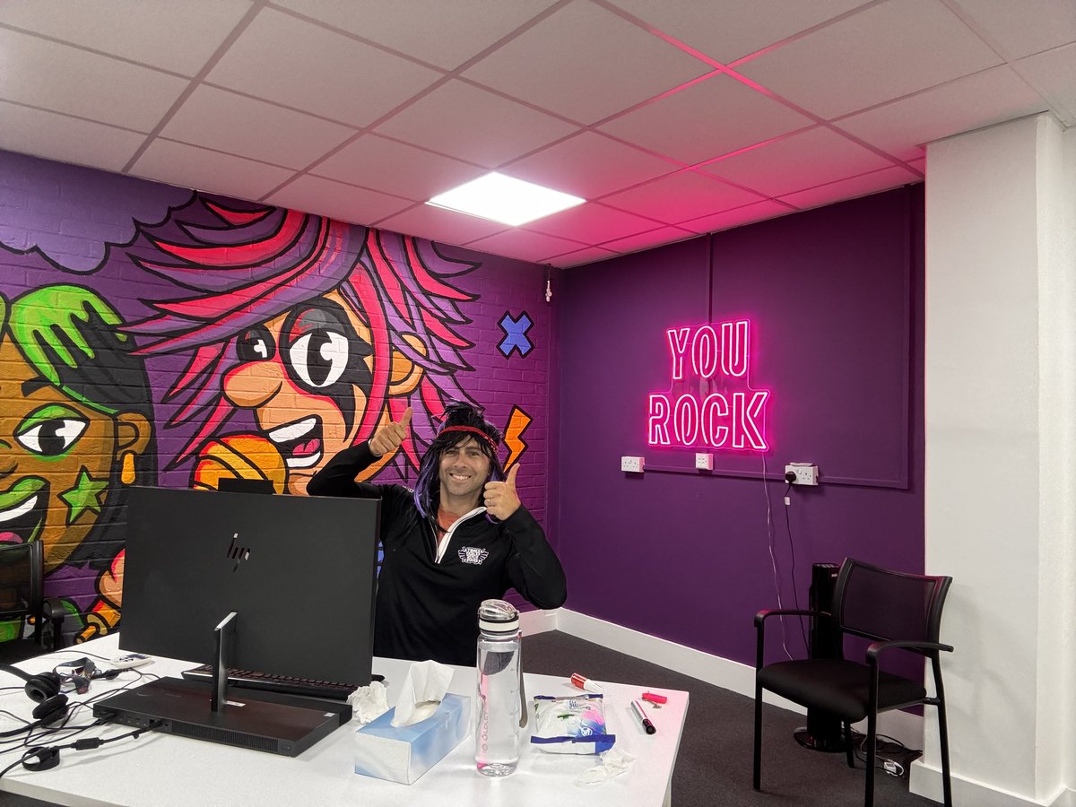 HeyPobble's tweet image. 🎸 Totally worth the 2 am get-up!
This morning, we went LIVE with @TTRockStars for a secret gig of epic writing proportions 🎤✏️ 
Classrooms from all over Australia joined us live for some serious sentence shredding and wow, your pupils rocked it! 🤘🇦🇺🌟
#WritingRocks #AussieED