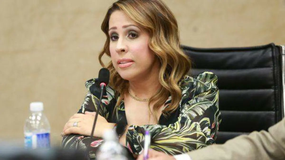 Aarón Tapia (@naranjero75) on Twitter photo Entre los 18 denunciantes por fraude genérico ante la <a href="/fgjesonora/">Fiscalía de Sonora</a> contra Jairo "N" por presuntas ventas fraudulentas de bienes inmuebles, los notarios públicos que dieron fe a estas operaciones René Luna Sugich de la Notaría 102, actual Presidente del Colegio de Notarios y es el Entre los 18 denunciantes por fraude genérico ante la <a href="/fgjesonora/">Fiscalía de Sonora</a> contra Jairo "N" por presuntas ventas fraudulentas de bienes inmuebles, los notarios públicos que dieron fe a estas operaciones René Luna Sugich de la Notaría 102, actual Presidente del Colegio de Notarios y es el
