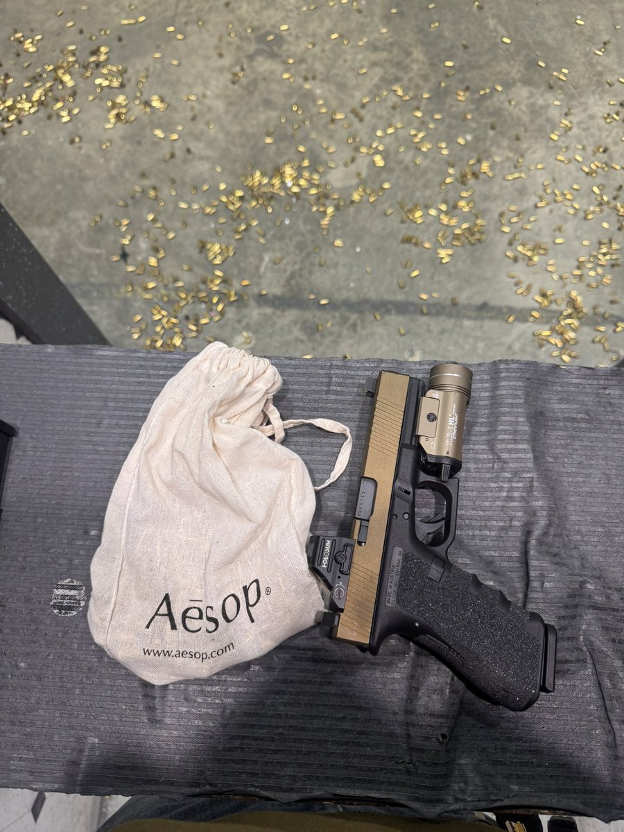 nates_motel's tweet photo. Using the Aesop bag as an ammo bag 👍👍👍 https://t.co/f3TeZB7V4u