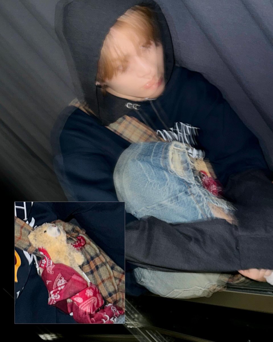 hahtaesan's tweet photo. I’ve been wandering with no route just vibes and a hoodie that feels like home. Some days you don’t need a destination just a quiet corner a soft stare and something warm slung across your shoulder. Let the world keep spinning—I’m good right here. https://t.co/TO7P3ev2Kz