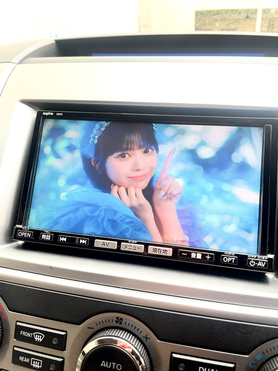 deridora7's tweet photo. 車の中でYouTube流してるとキャストさんはアイドル好きな人が多い感じ。FRUITS ZIPPERとかCUTIE STREETとか。 https://t.co/WK9p8SwWaE