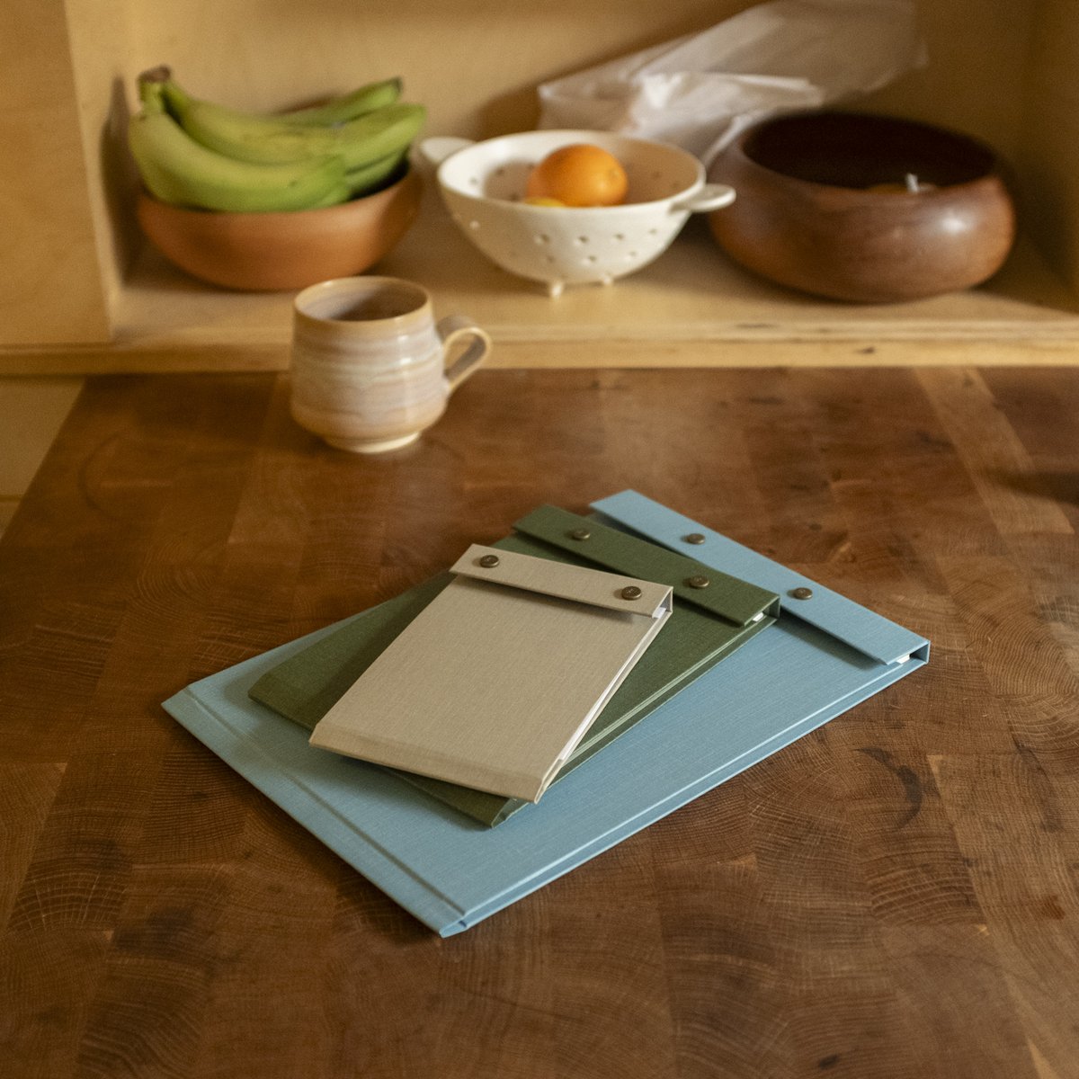 POSTALCO_NEWS's tweet photo. Snap Pad Variations
スナップパッドのバリエーション

Photo: Jason Fulford
Styling: Tamara Shopsin
https://t.co/qLM0tSO0nU
#ポスタルコ #スナップパッド #ステーショナリー #デザイン #京橋 #日本製 #postalco #snappad #stationery #tokyo #japanmade https://t.co/oWTqy0q46H