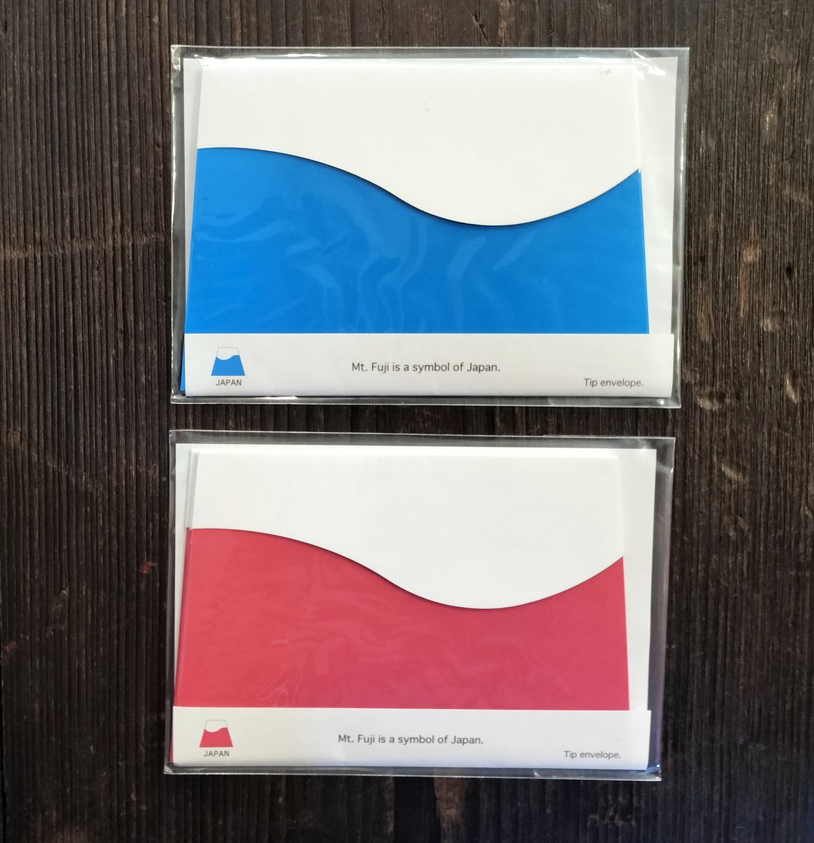 営業してます。セール開催中です。
富士山のポチ袋です。３枚入り。青が人気ですが縁起の良い赤富士も！

#ポチ袋　#富士山　#赤富士　#ぺぱむら　#紙モノ　#紙雑貨　#西荻窪