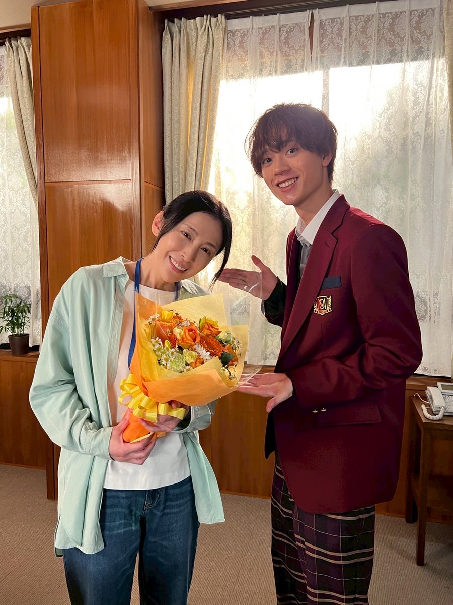 pankoi_ntv's tweet image. ✨👩‍🏫#神説教オフショット📸✨

海斗(#水沢林太郎)の母・真紀役
#雛形あきこ さんクランクアップ🎉

ありがとうございました🏝️✨

第1話〜4話見逃し配信中💥
お気に入り登録も！
bit.ly/kamisekkyo_ntv…

#広瀬アリス 
🏫なんで私が #神説教🗯️
【第5話】5月10日(土)よる9時